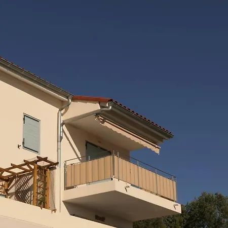 2 Pieces Meublees Avec Piscine, Proche De Mandelieu Apartment Tanneron